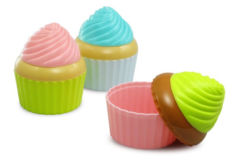Cupcake plastic candy boxes of assorted colors