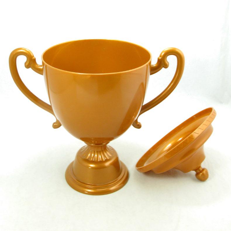 Large stem-cup box with lid - golden